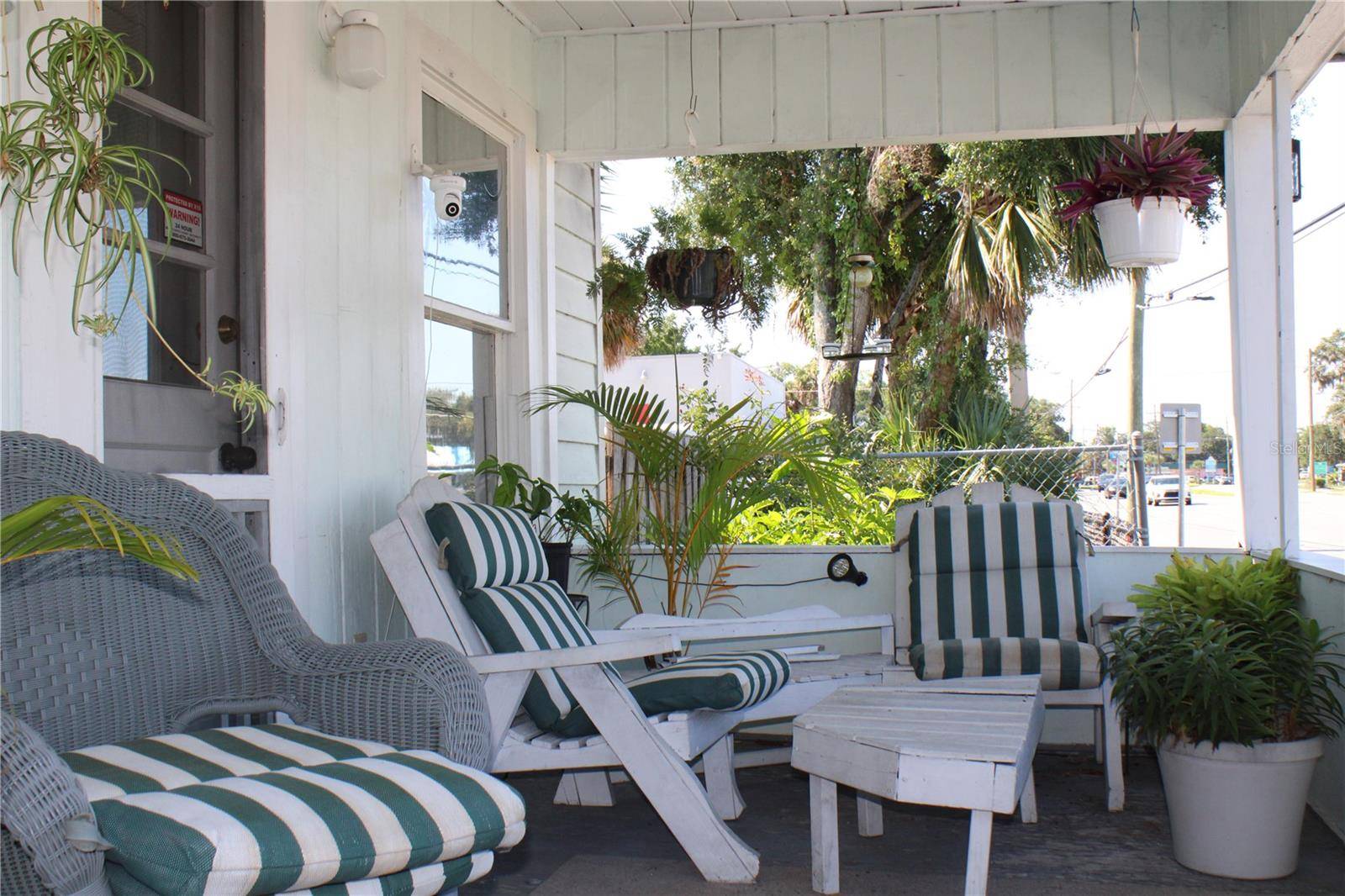 607 N DIXIE FWY, New Smyrna Beach, FL 32168