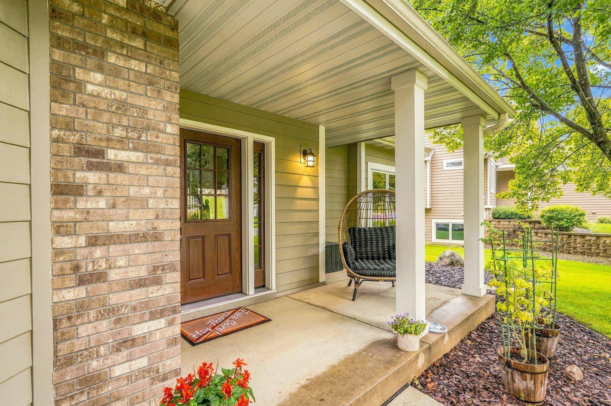 524 Eastwood CT, Eagan, MN 55123