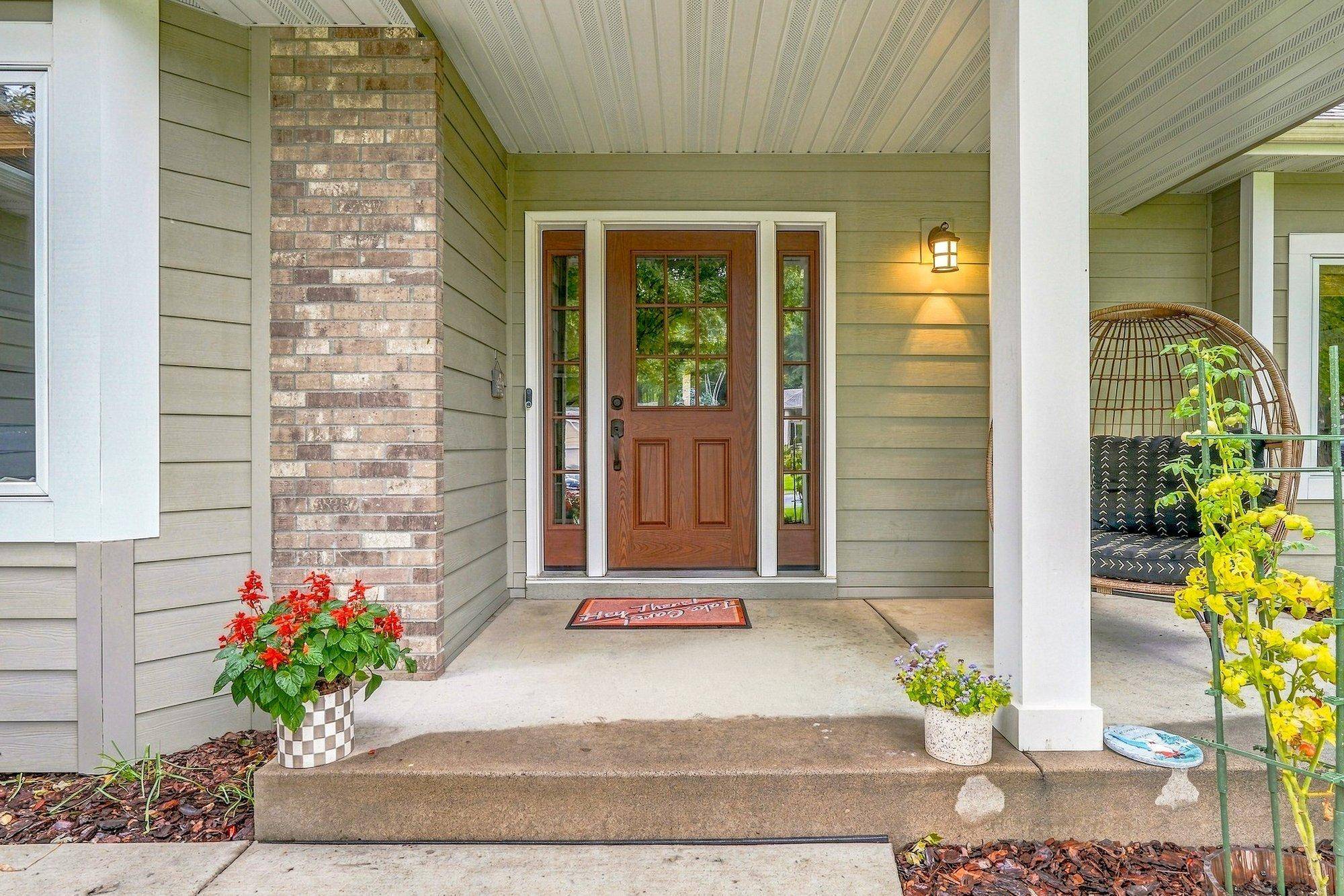 524 Eastwood CT, Eagan, MN 55123