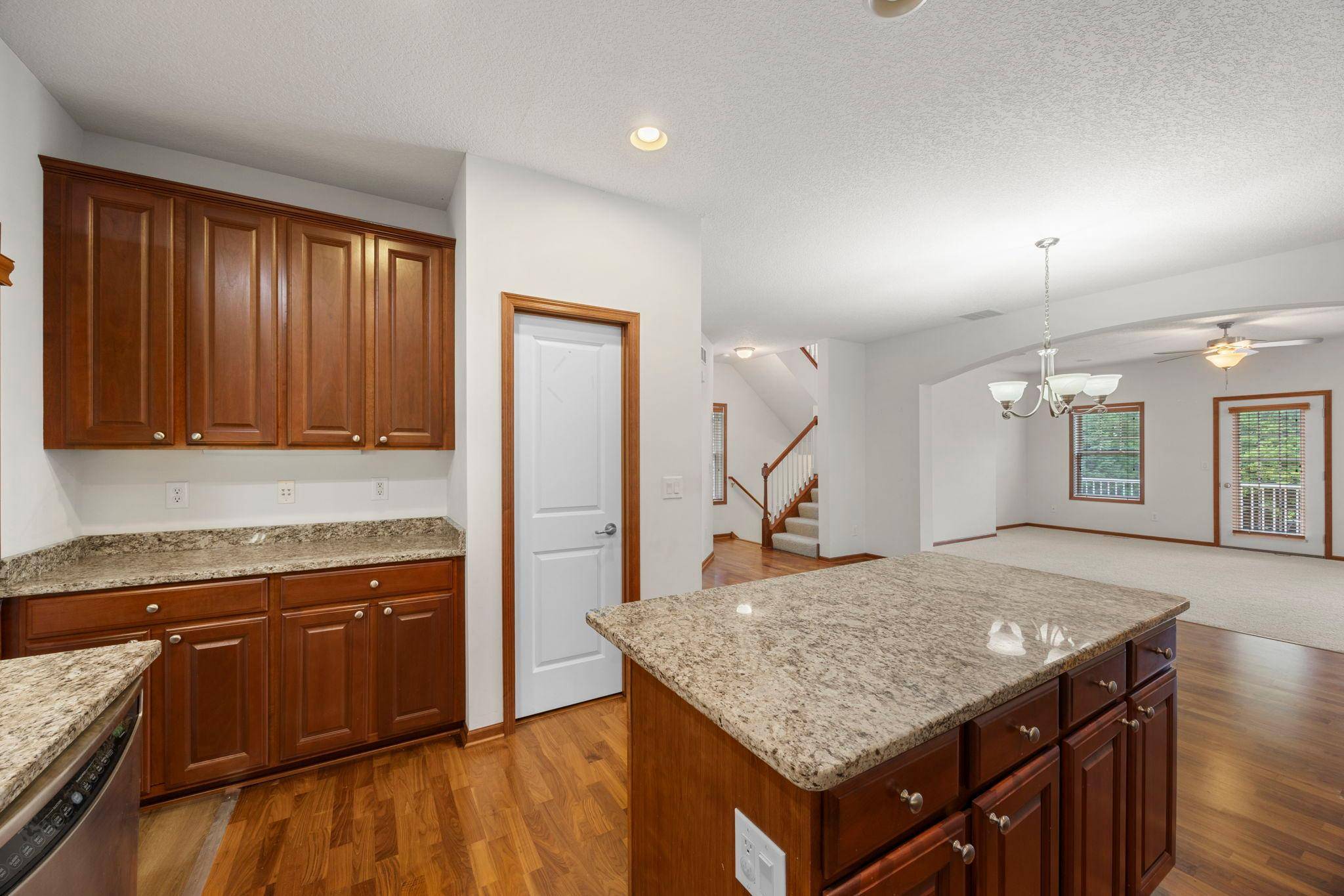 4022 Cedar Grove LN, Eagan, MN 55122