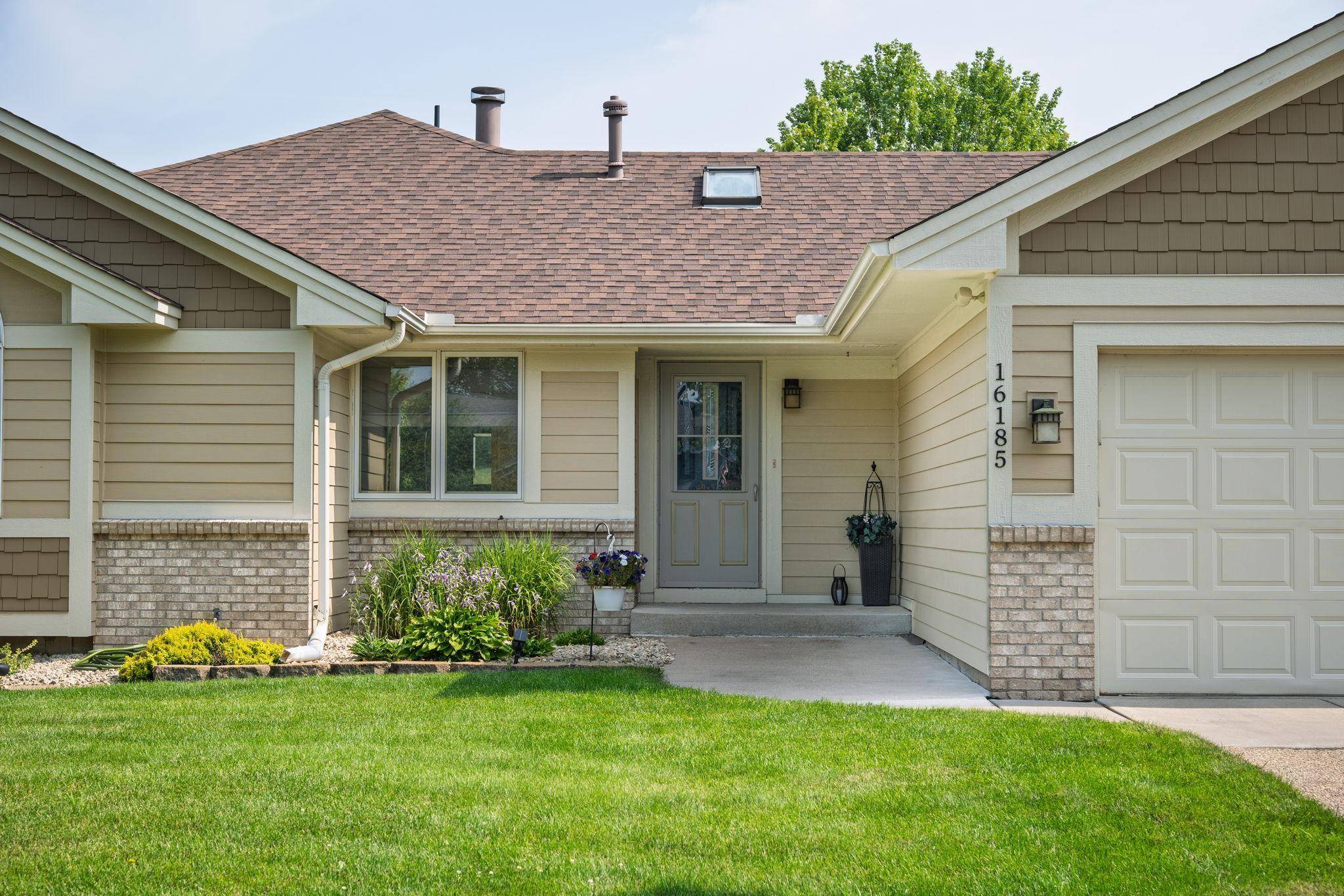 16185 Inglewood DR, Lakeville, MN 55044