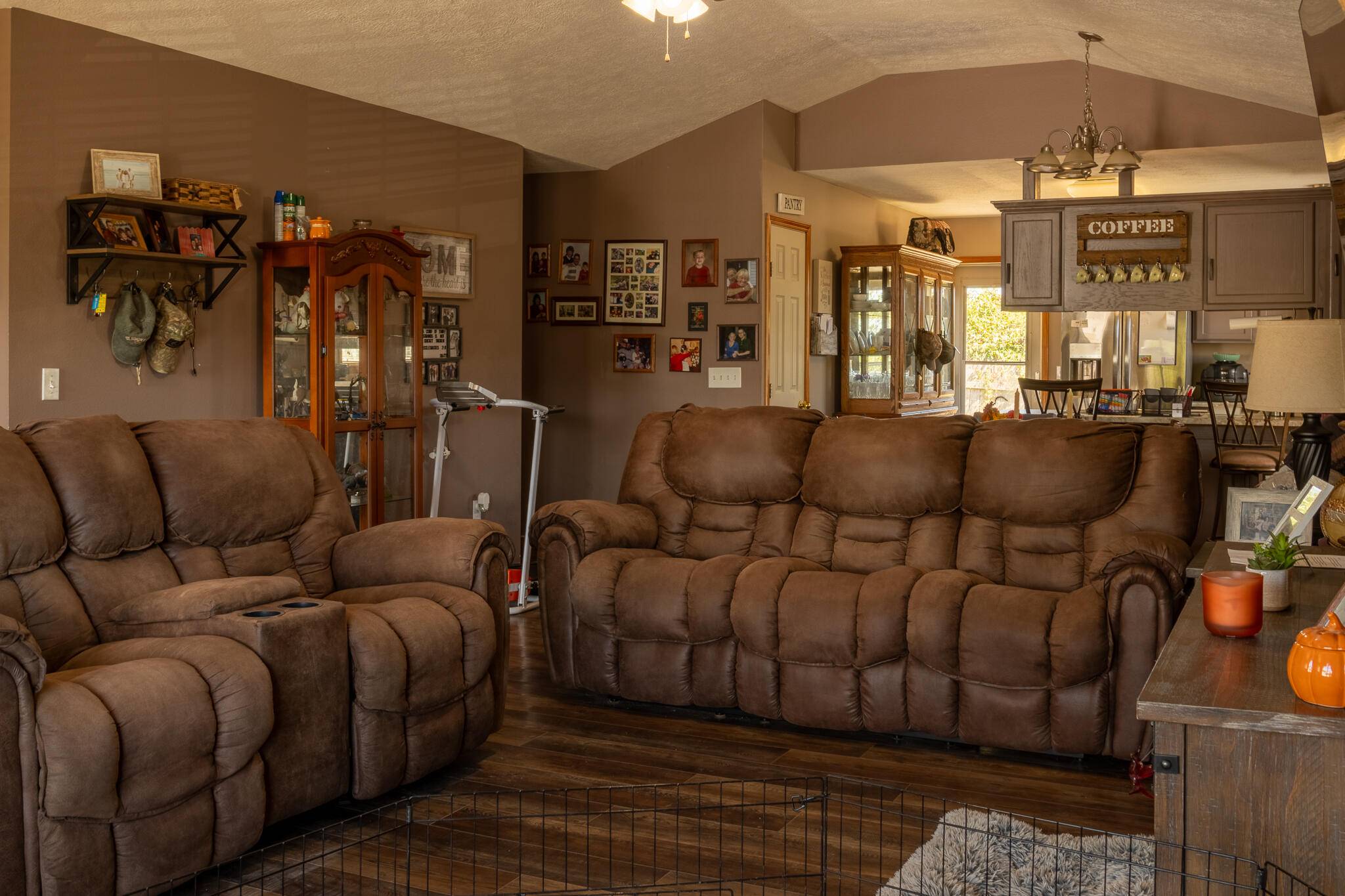 403 W Chestnut RD, Nixa, MO 65714
