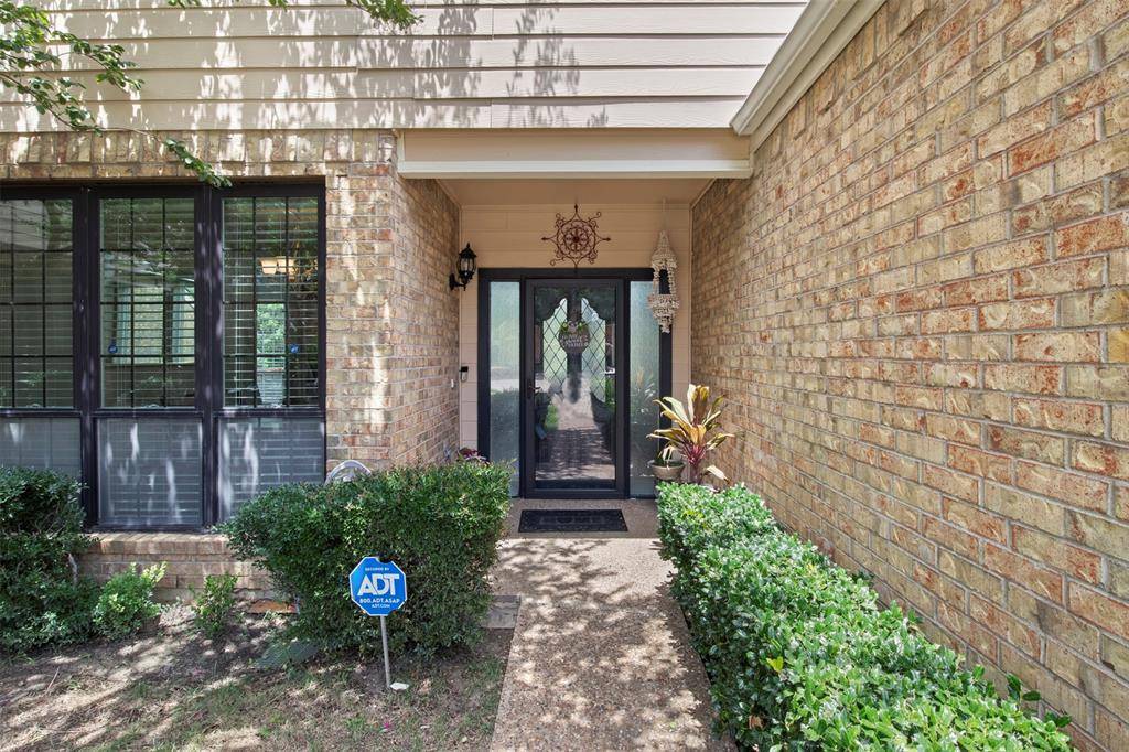 215 Cimarron Trail #1, Irving, TX 75063