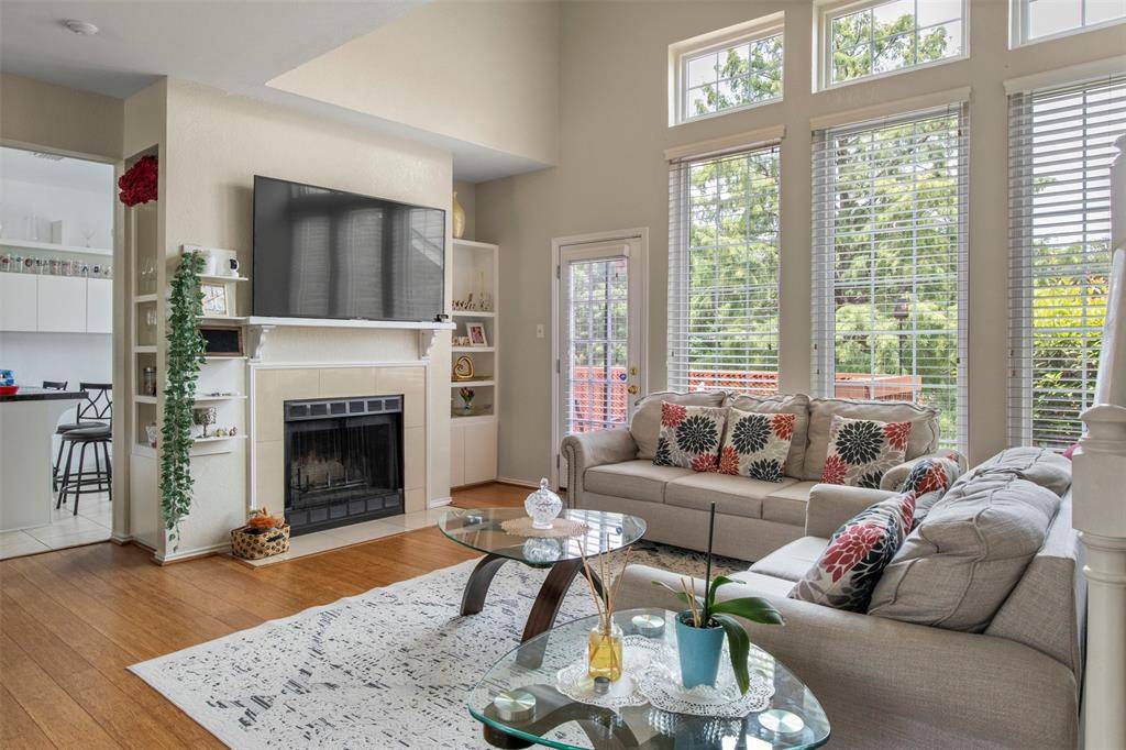 215 Cimarron Trail #1, Irving, TX 75063