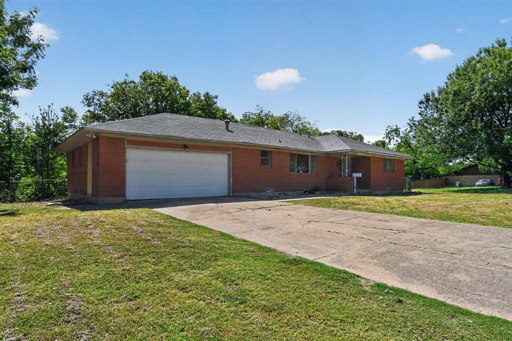 926 SE 5th Street, Grand Prairie, TX 75051