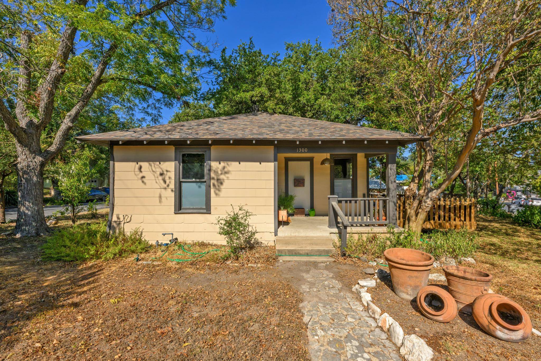 1300 Nickerson ST, Austin, TX 78704