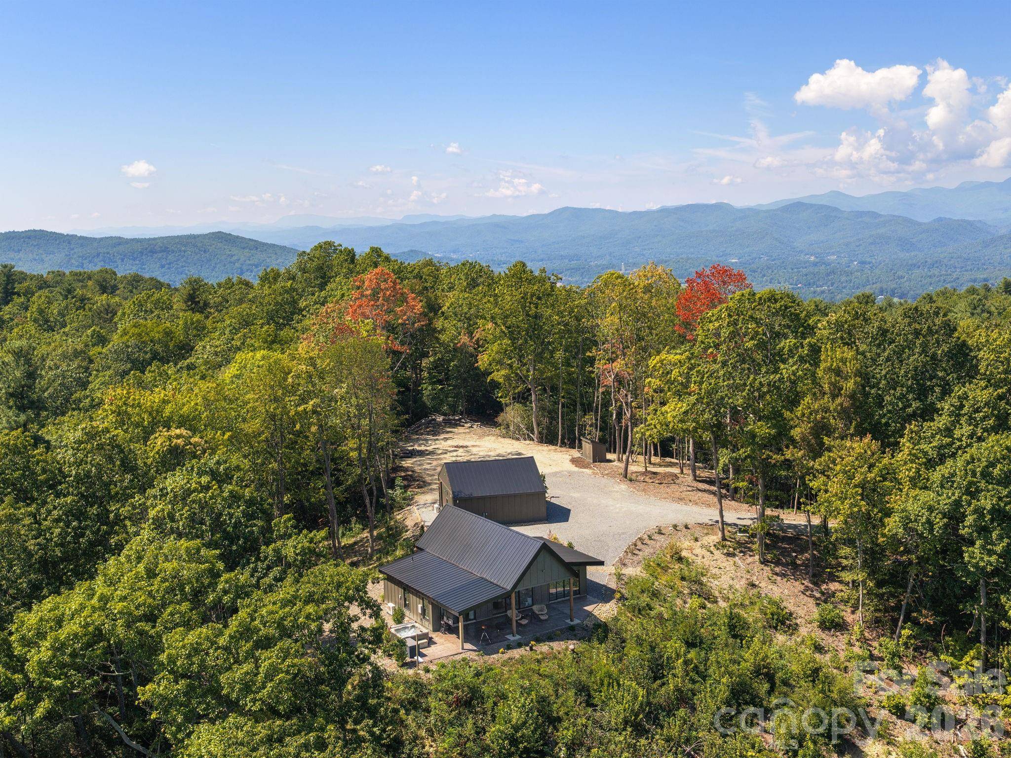 536 Faircrest LN, Hendersonville, NC 28739