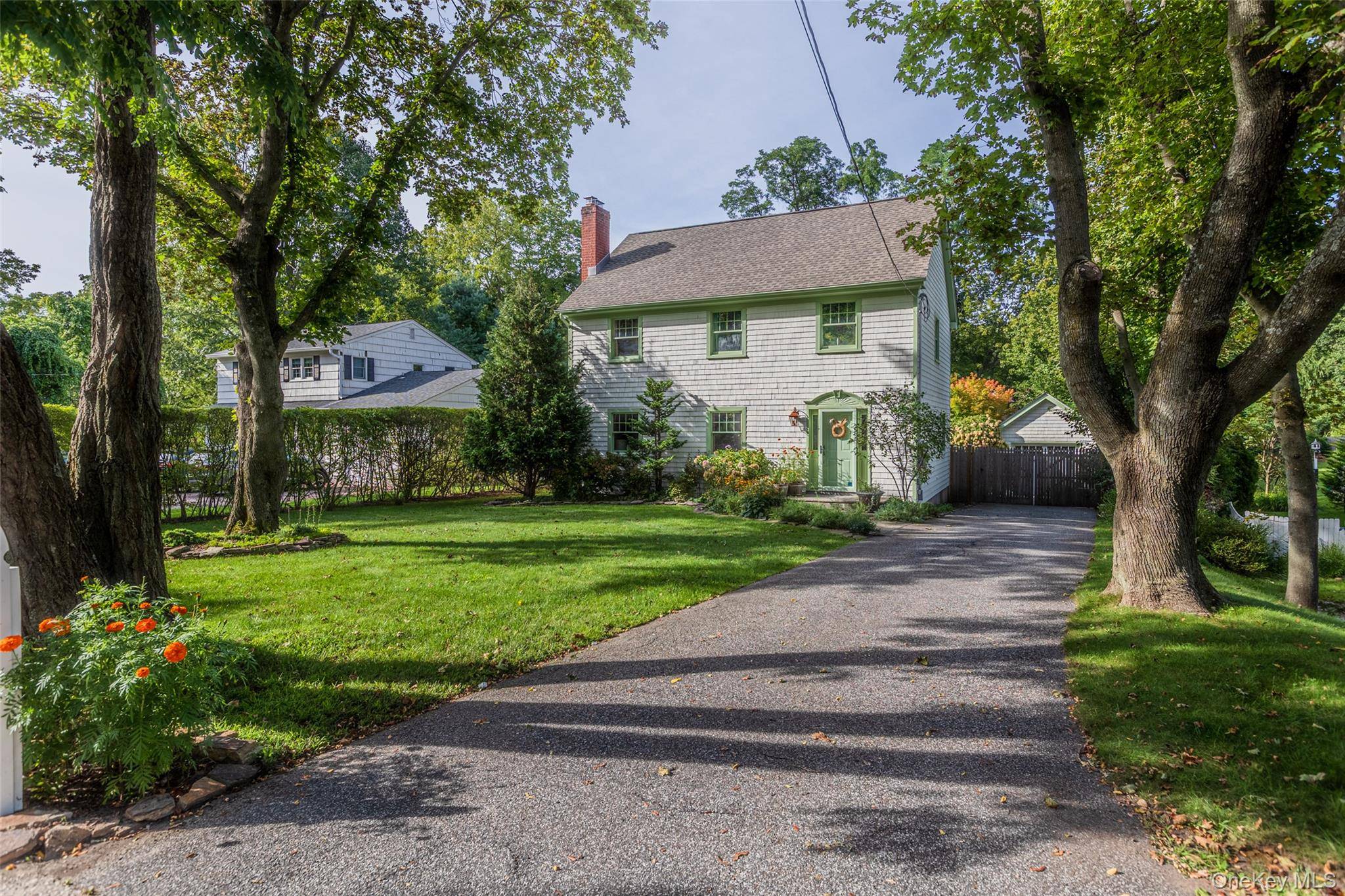 385 Main ST, East Setauket, NY 11733