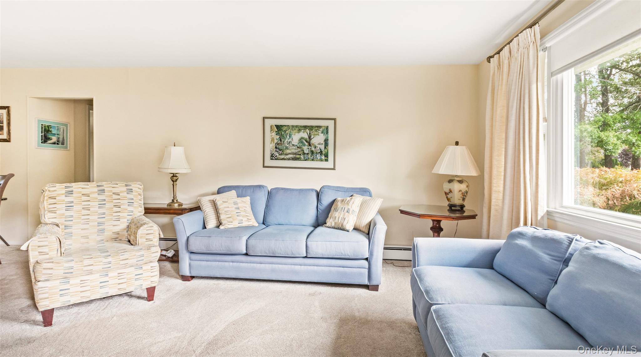 80 Evergreen LN, East Patchogue, NY 11772
