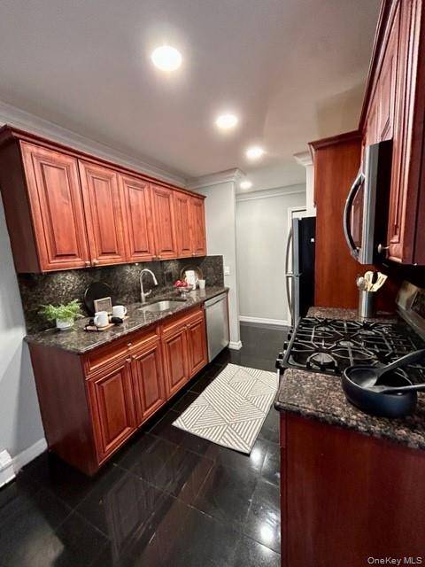 1750 W Main ST #J04, Riverhead, NY 11901
