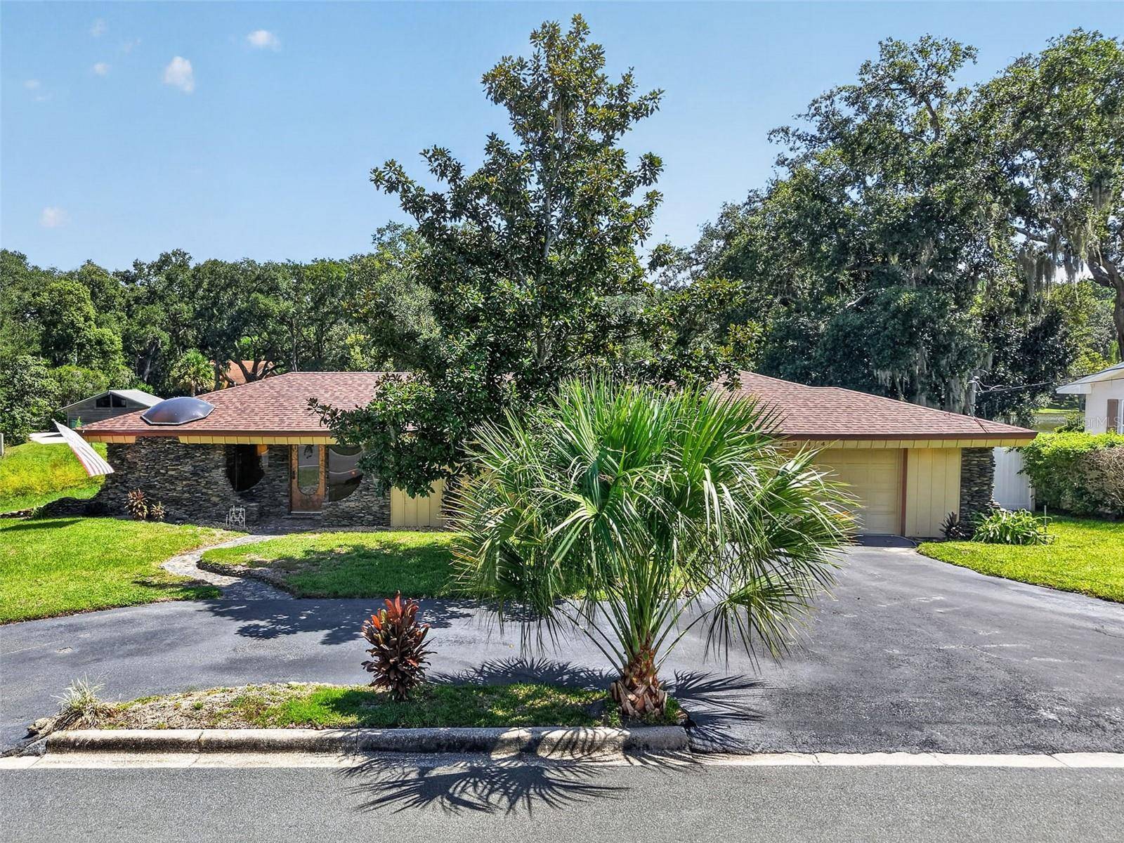 2314 HILLSIDE DR, Mount Dora, FL 32757