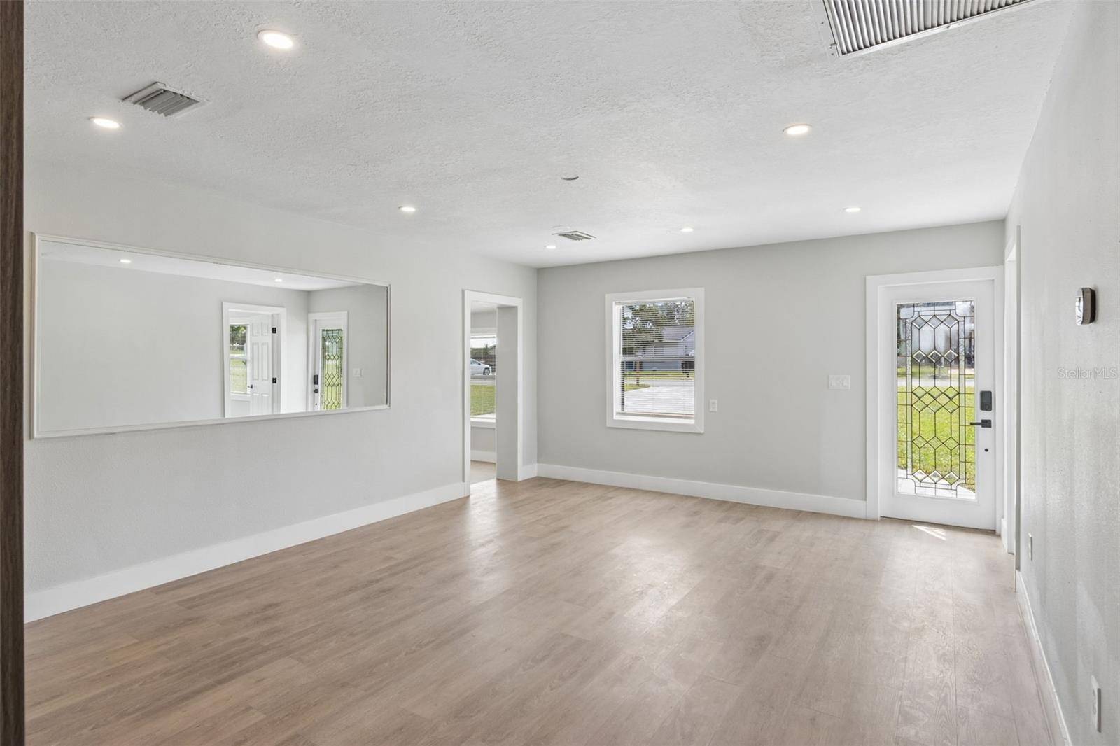 2555 MAPLE AVE, Lake Wales, FL 33898