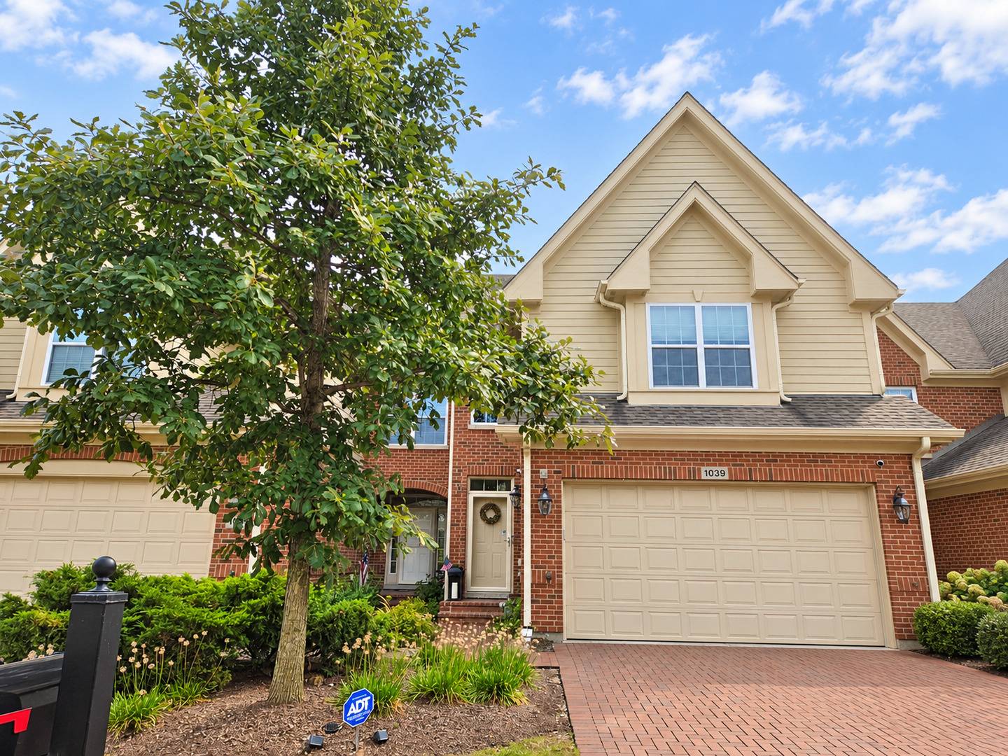 1039 Hickory DR, Western Springs, IL 60558