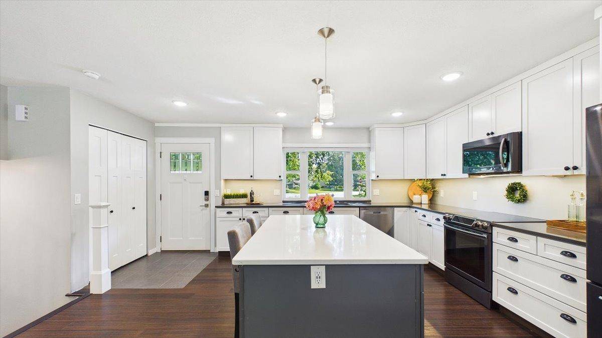 6479 Tomahawk TRL, Lino Lakes, MN 55014