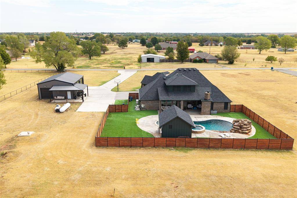 311 Scissortail LN, Tuttle, OK 73089