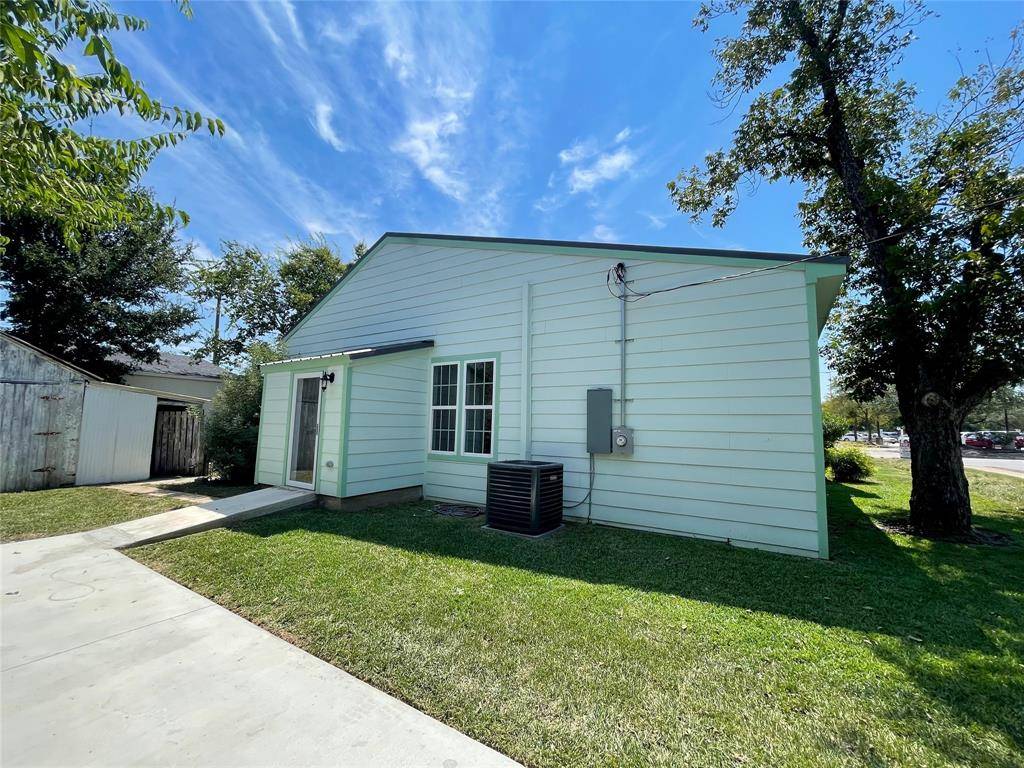 201 E 6th Street, Lampasas, TX 76550