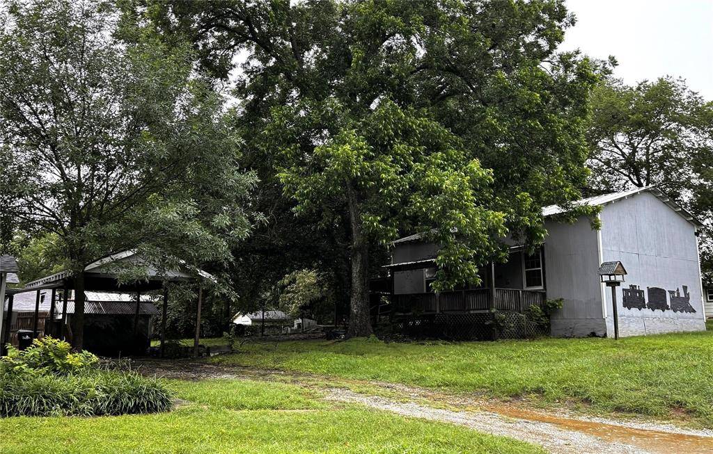 2931 S Barrett Avenue, Denison, TX 75020