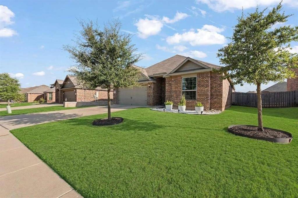 1529 Millennium Drive, Crowley, TX 76036