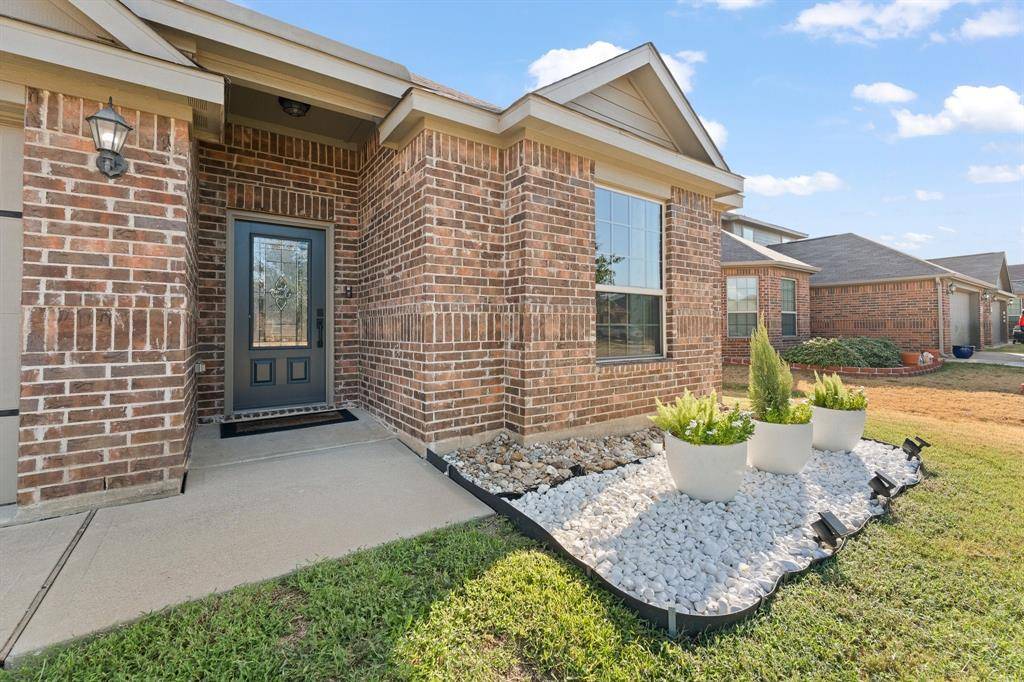 1529 Millennium Drive, Crowley, TX 76036