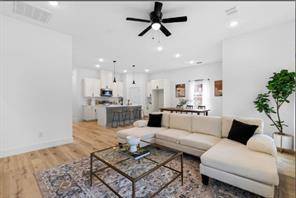 5516 Helmick Avenue, Fort Worth, TX 76107