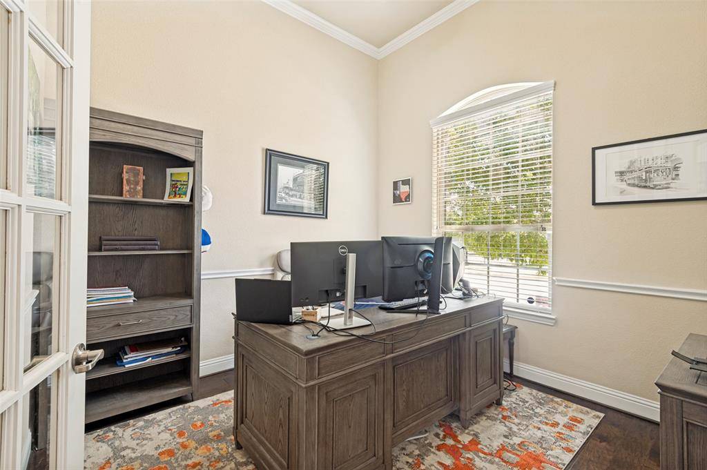 911 Mountain Laurel Drive, Euless, TX 76039