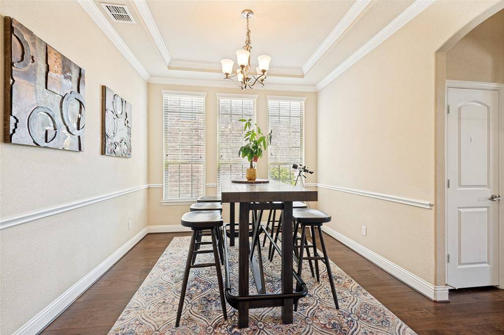 911 Mountain Laurel Drive, Euless, TX 76039
