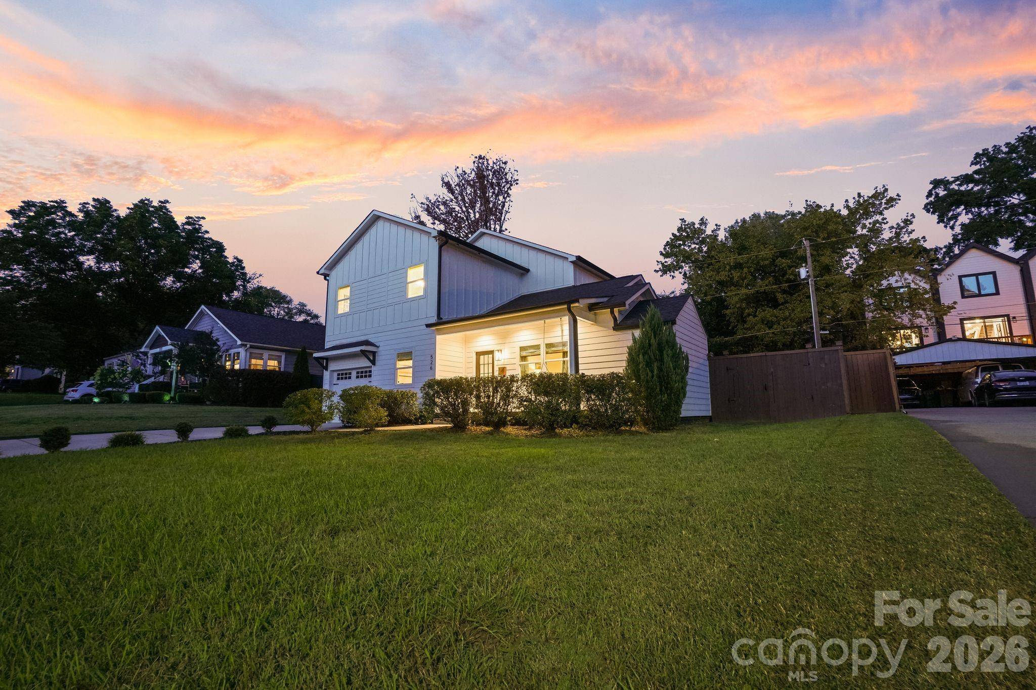 526 Seldon DR, Charlotte, NC 28216