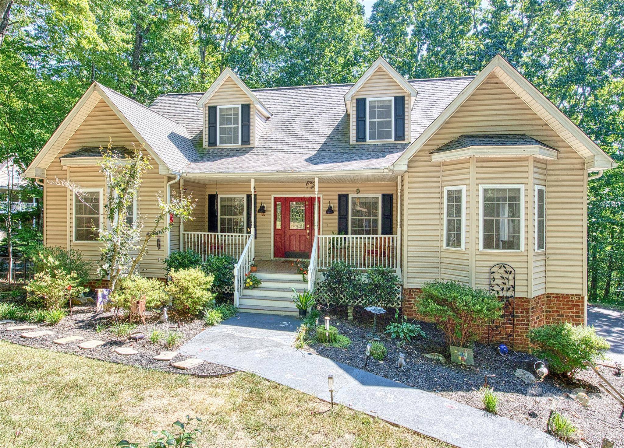 28 Gentlewood TRL, Candler, NC 28715