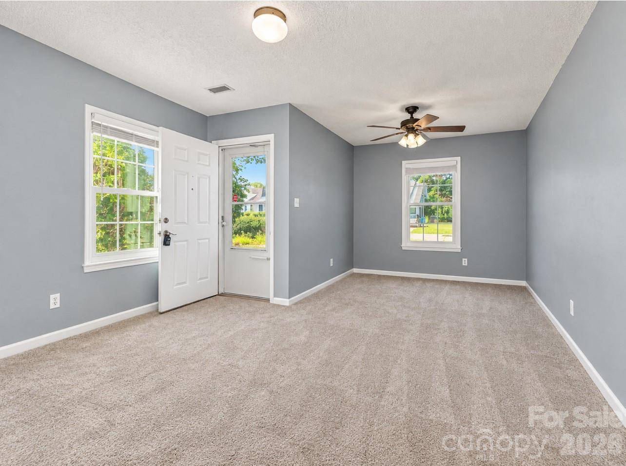 1062 Farm Pond LN, Rock Hill, SC 29732