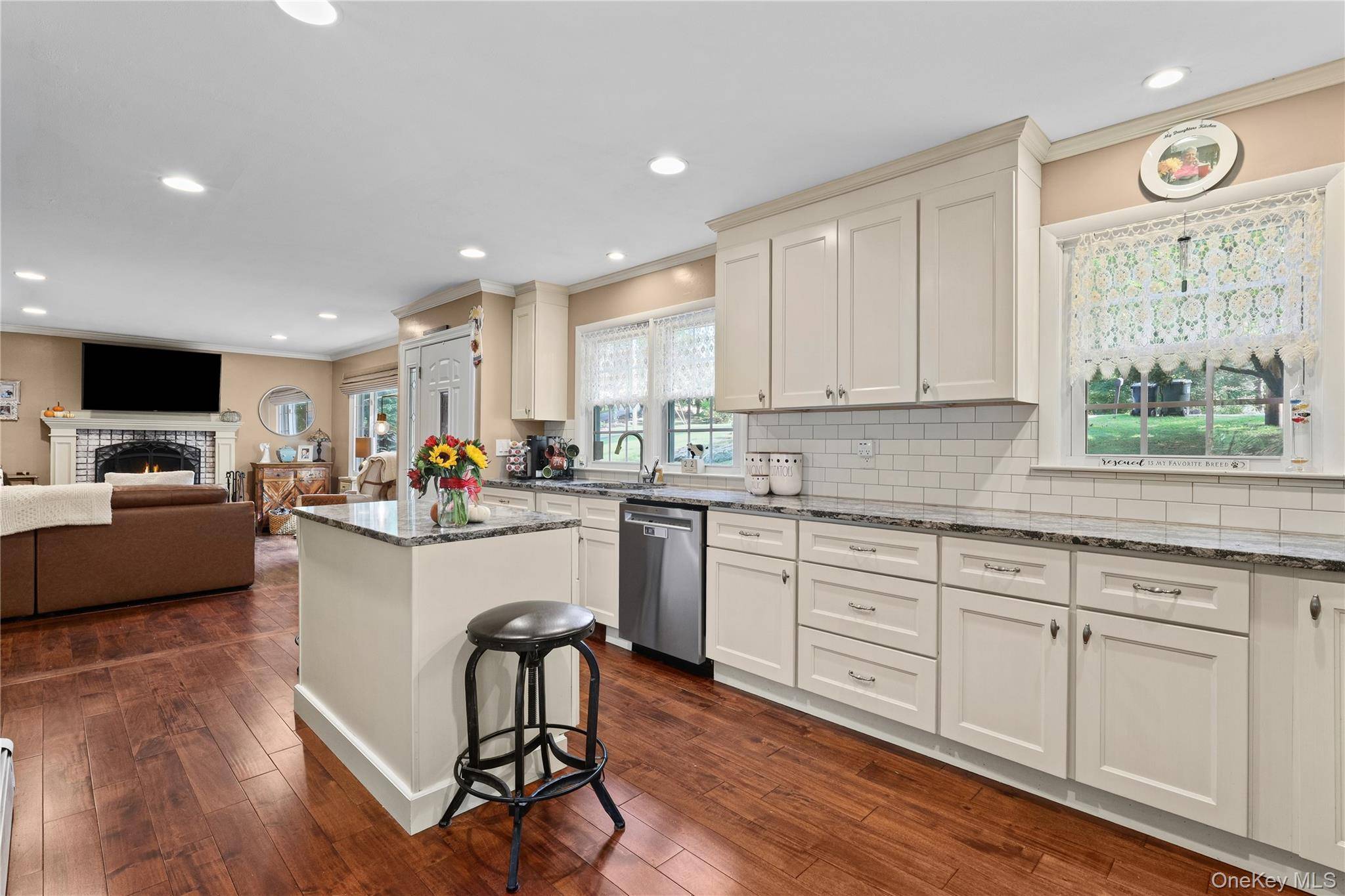 33 Nevins RD, Mahopac, NY 10541
