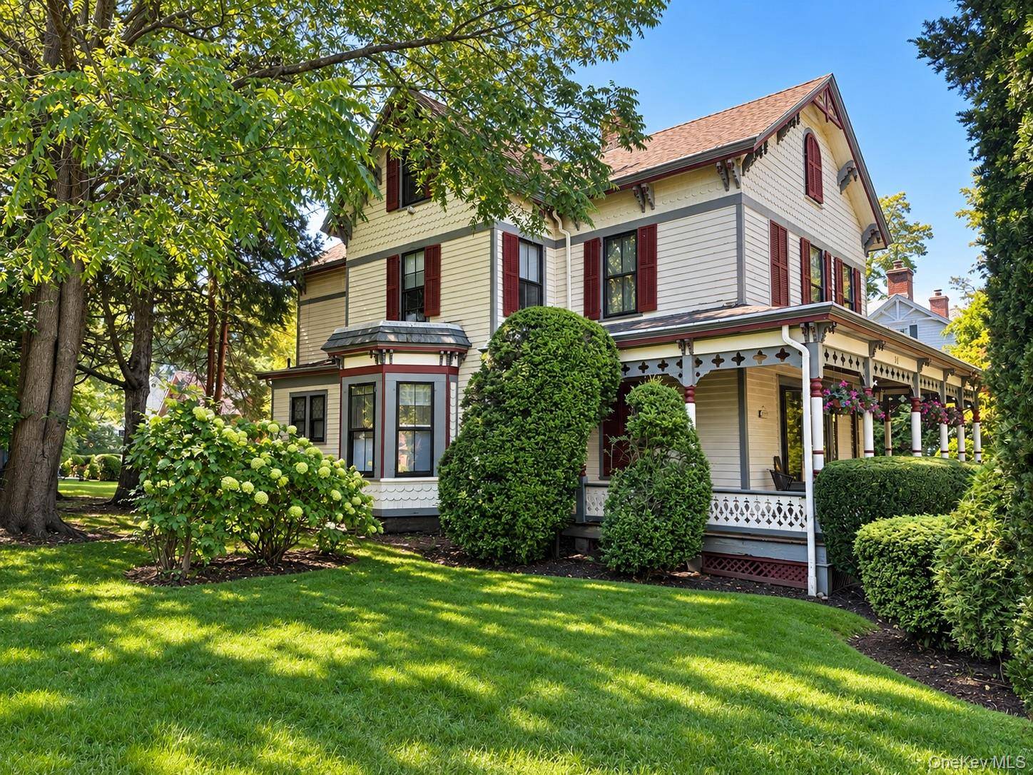 34 E Williston AVE, East Williston, NY 11596