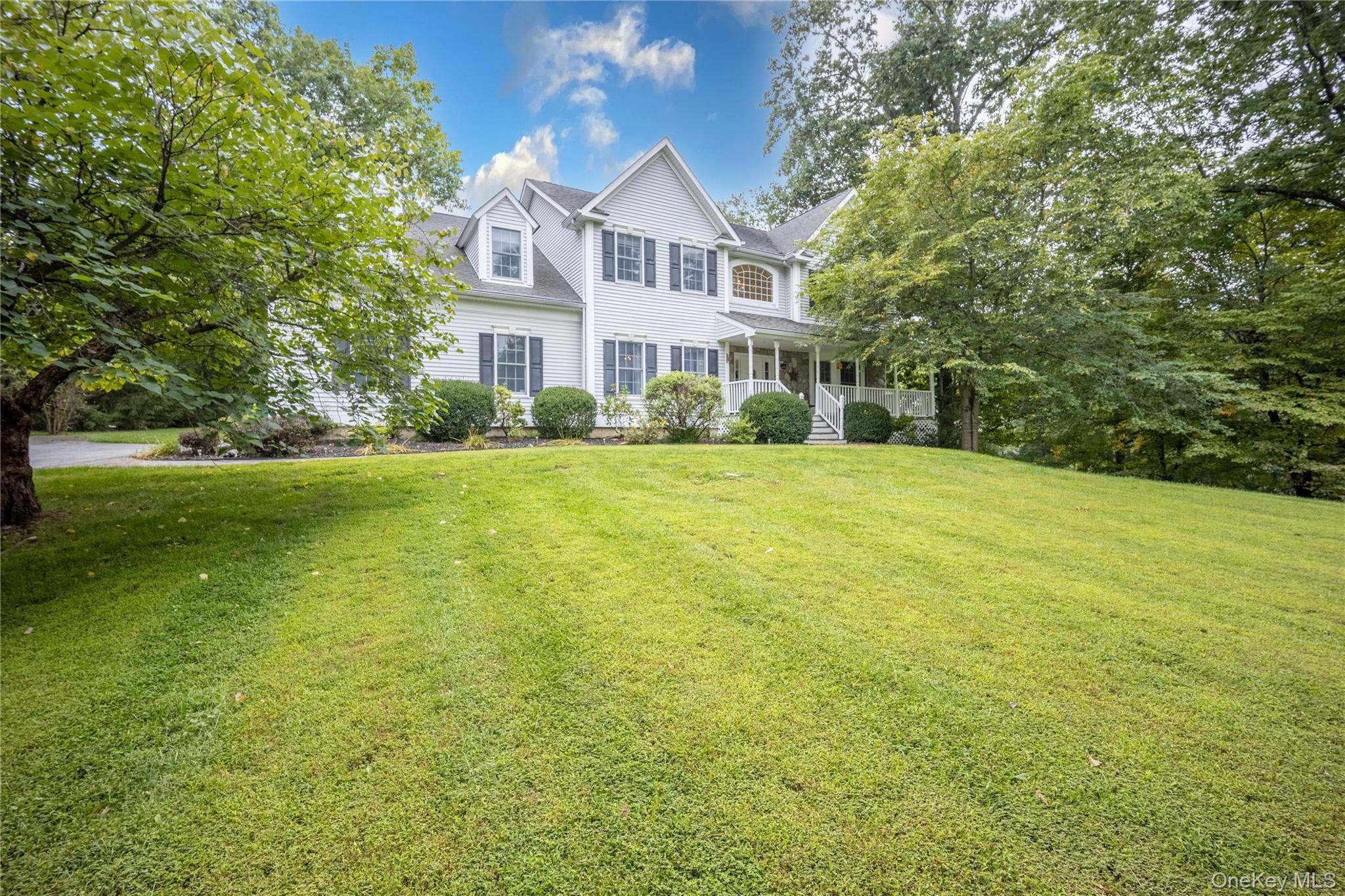 53 Traci LN, Hopewell Junction, NY 12533