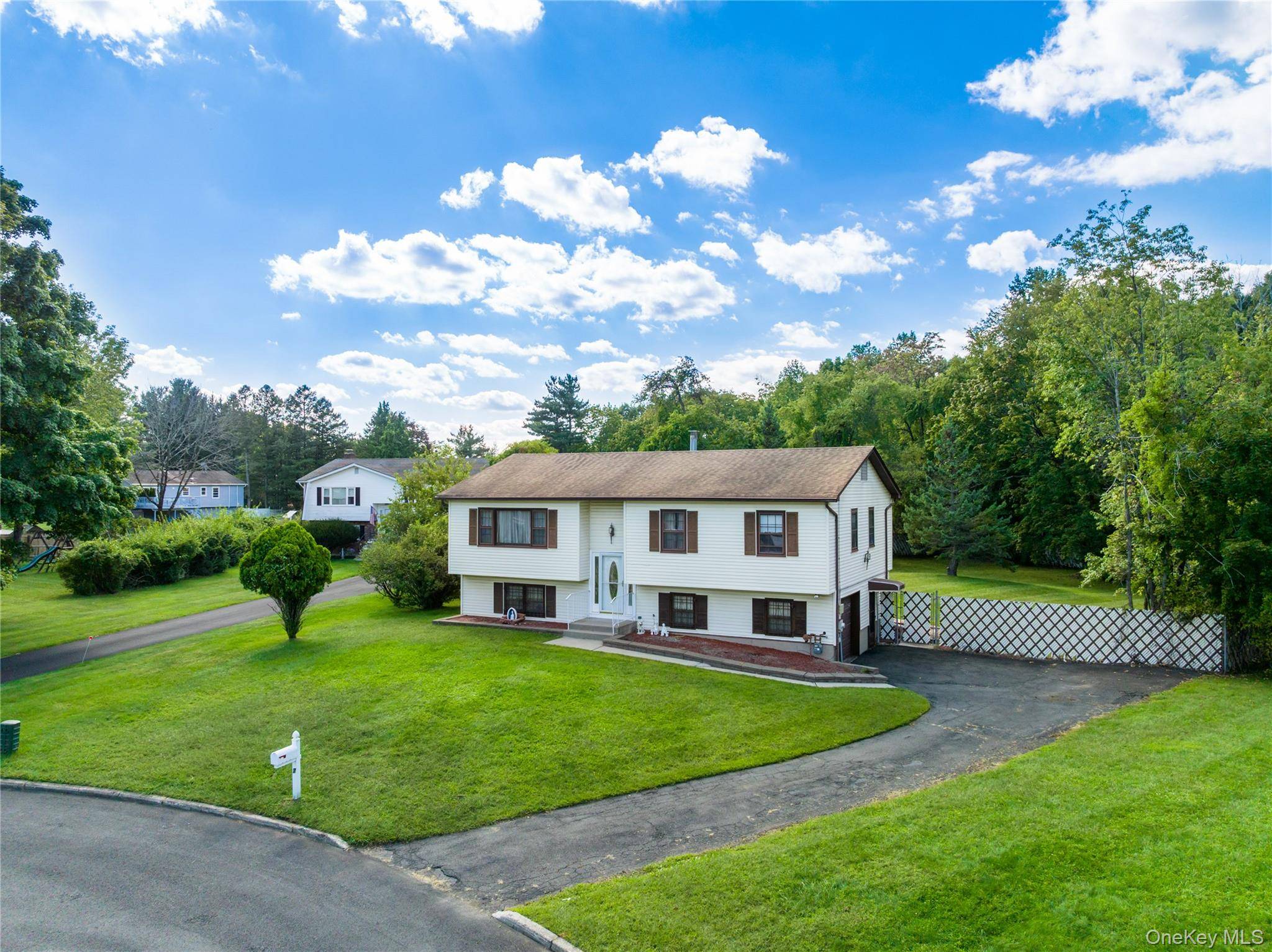 7 Roxbury CT, Spring Valley, NY 10977