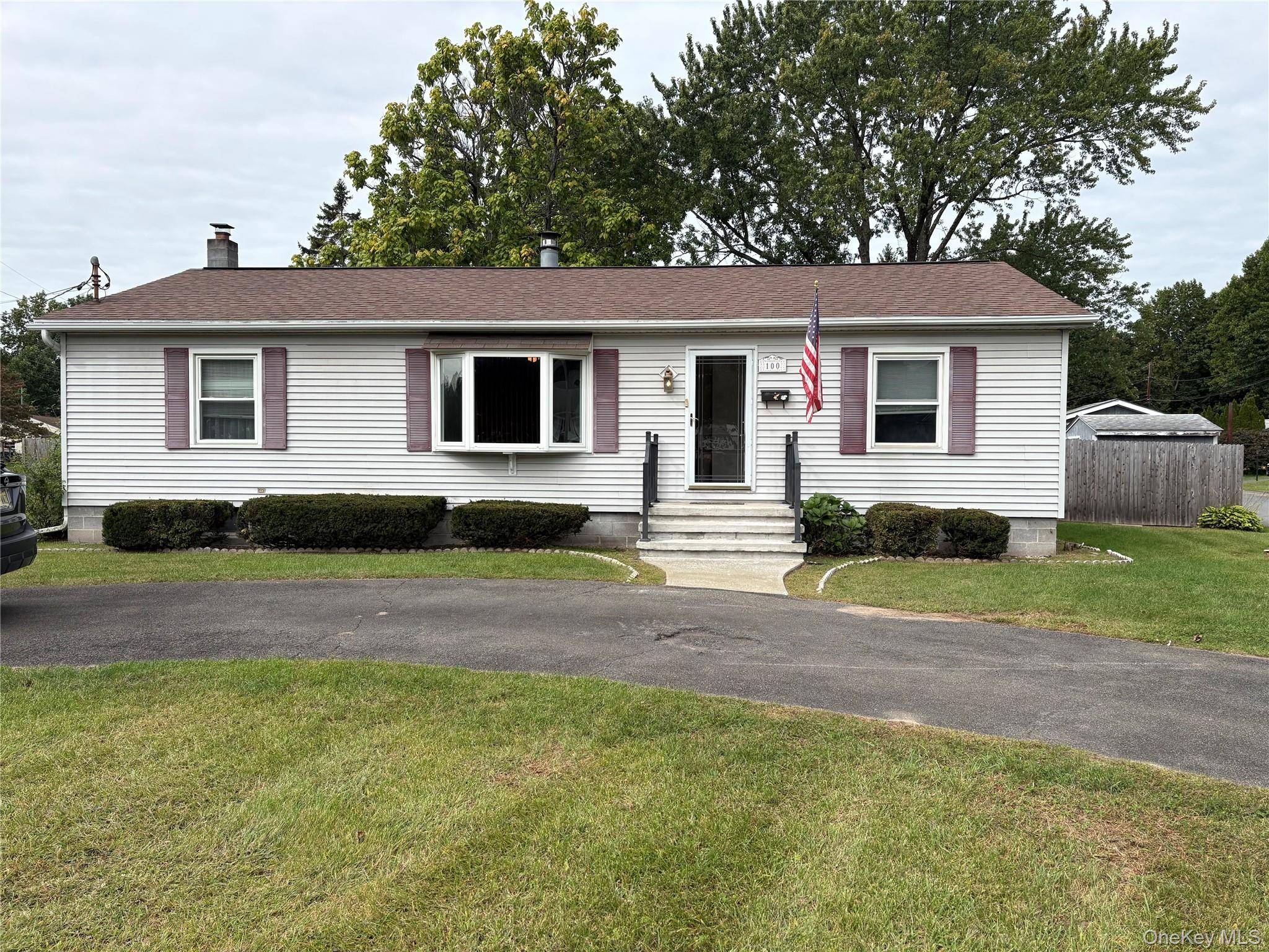 100 John ST, Saugerties, NY 12477