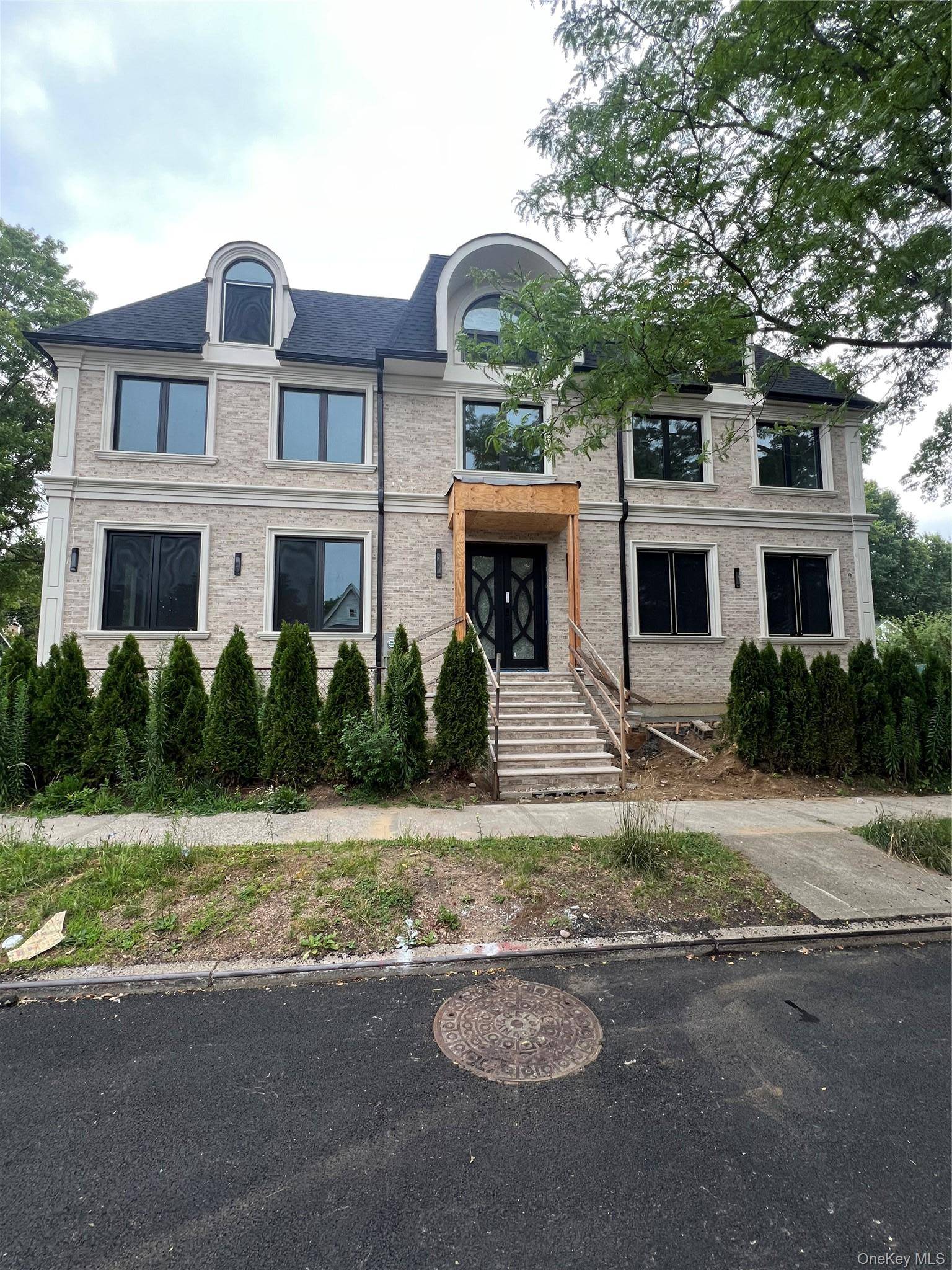 8507 Abingdon RD, Kew Gardens, NY 11415