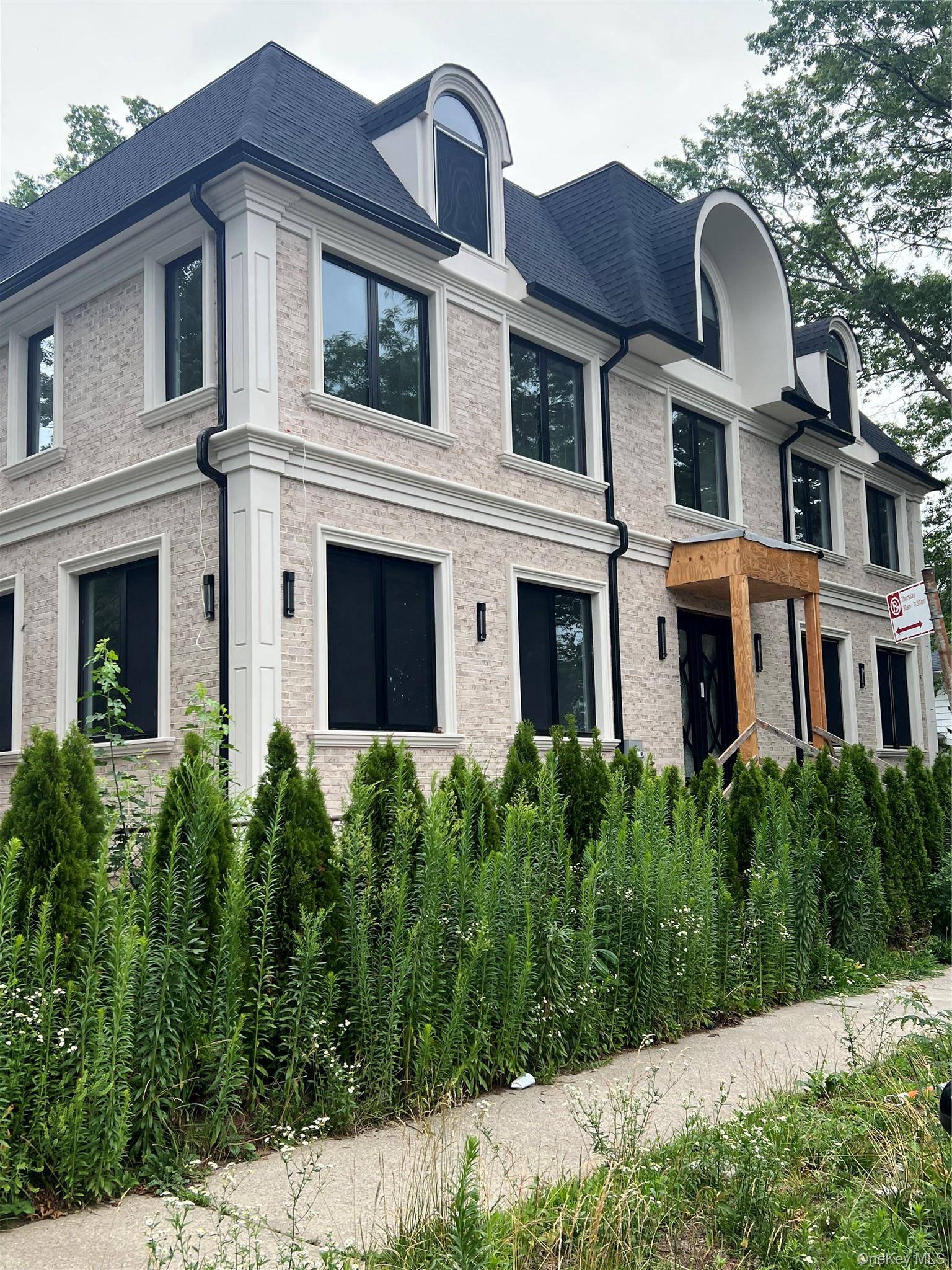 8507 Abingdon RD, Kew Gardens, NY 11415