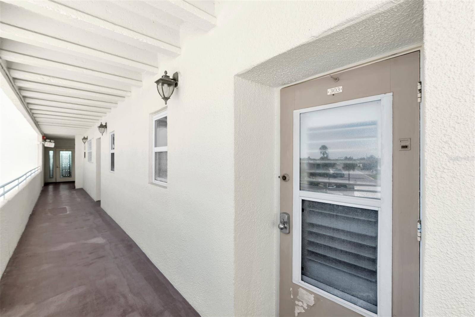 7000 BEACH PLZ #303, St Pete Beach, FL 33706