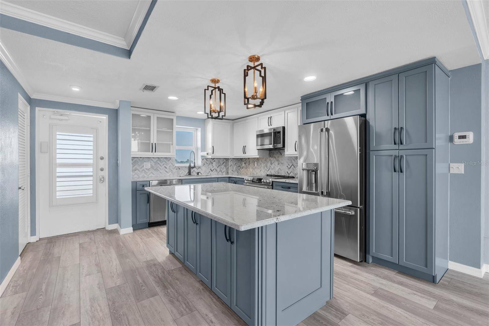 7000 BEACH PLZ #303, St Pete Beach, FL 33706