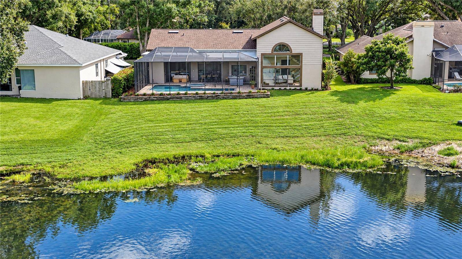806 SANDRINGHAM LN, Lutz, FL 33549