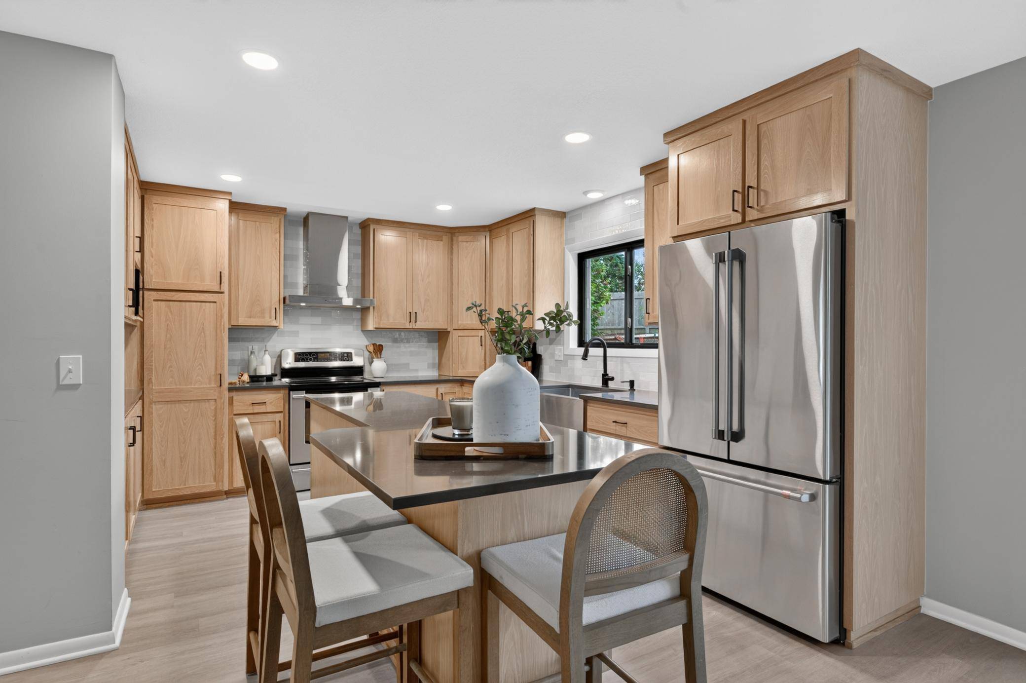 872 Winterberry CT, Woodbury, MN 55125