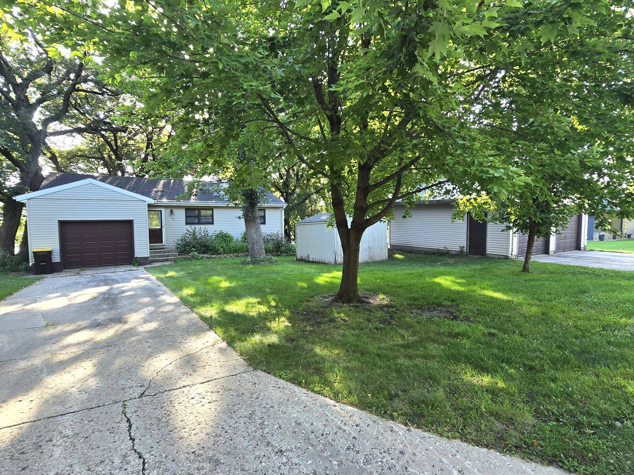 409 W Amber Lake DR W, Fairmont, MN 56031