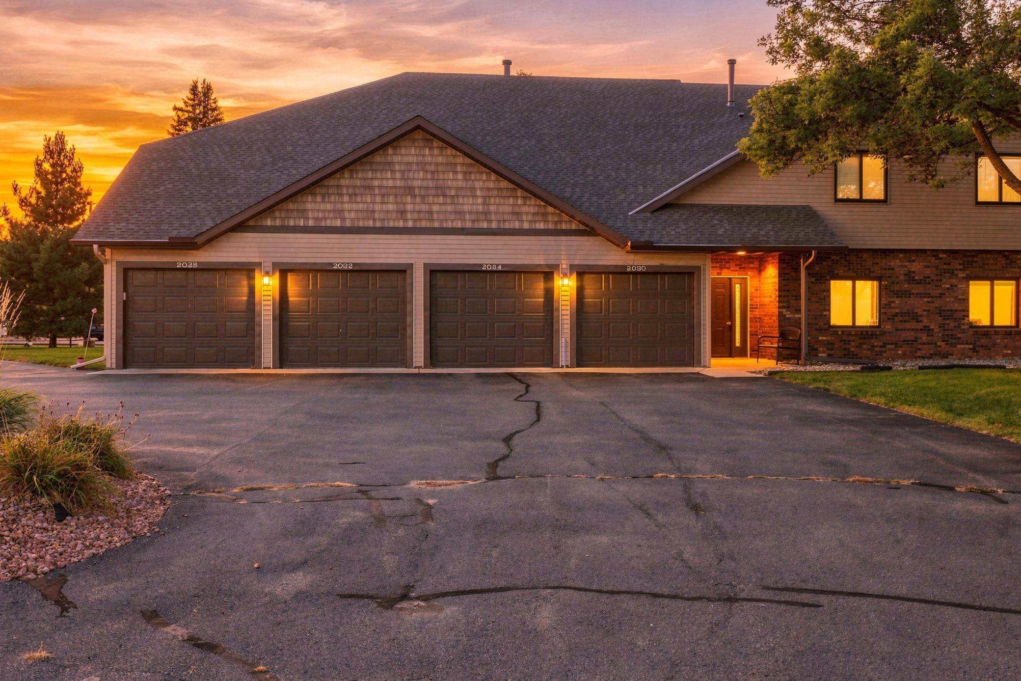 2032 Stockinger DR, Saint Cloud, MN 56303