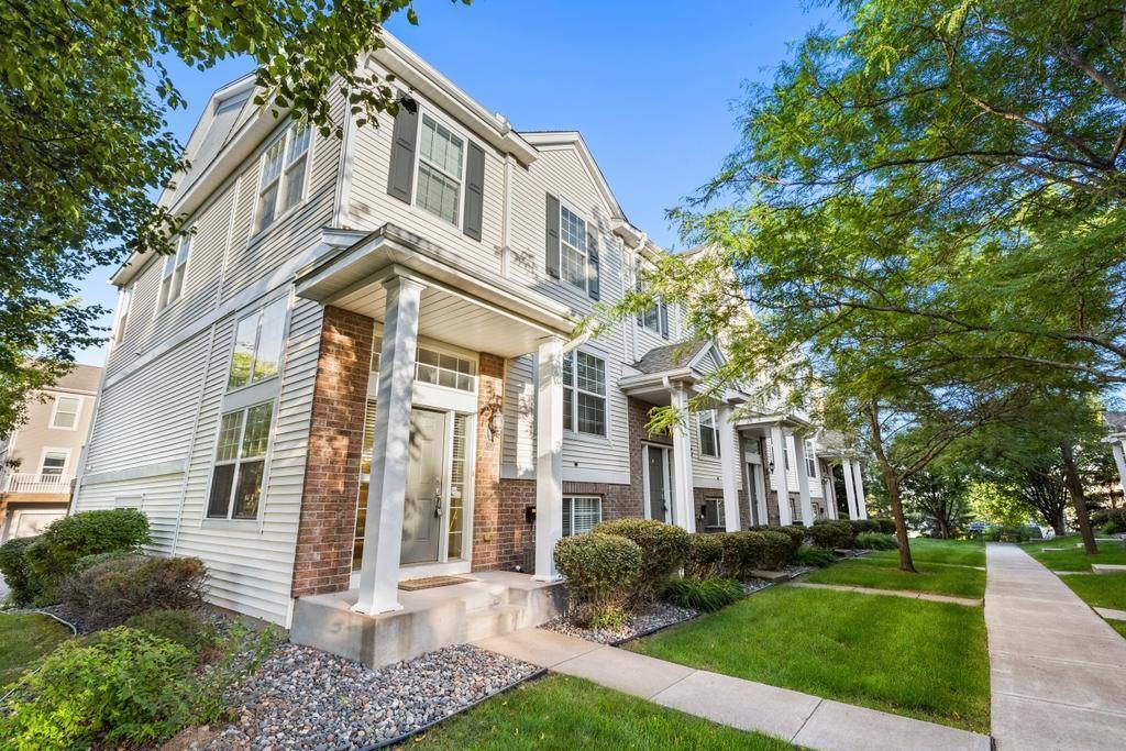 899 Ledgestone, Mahtomedi, MN 55115