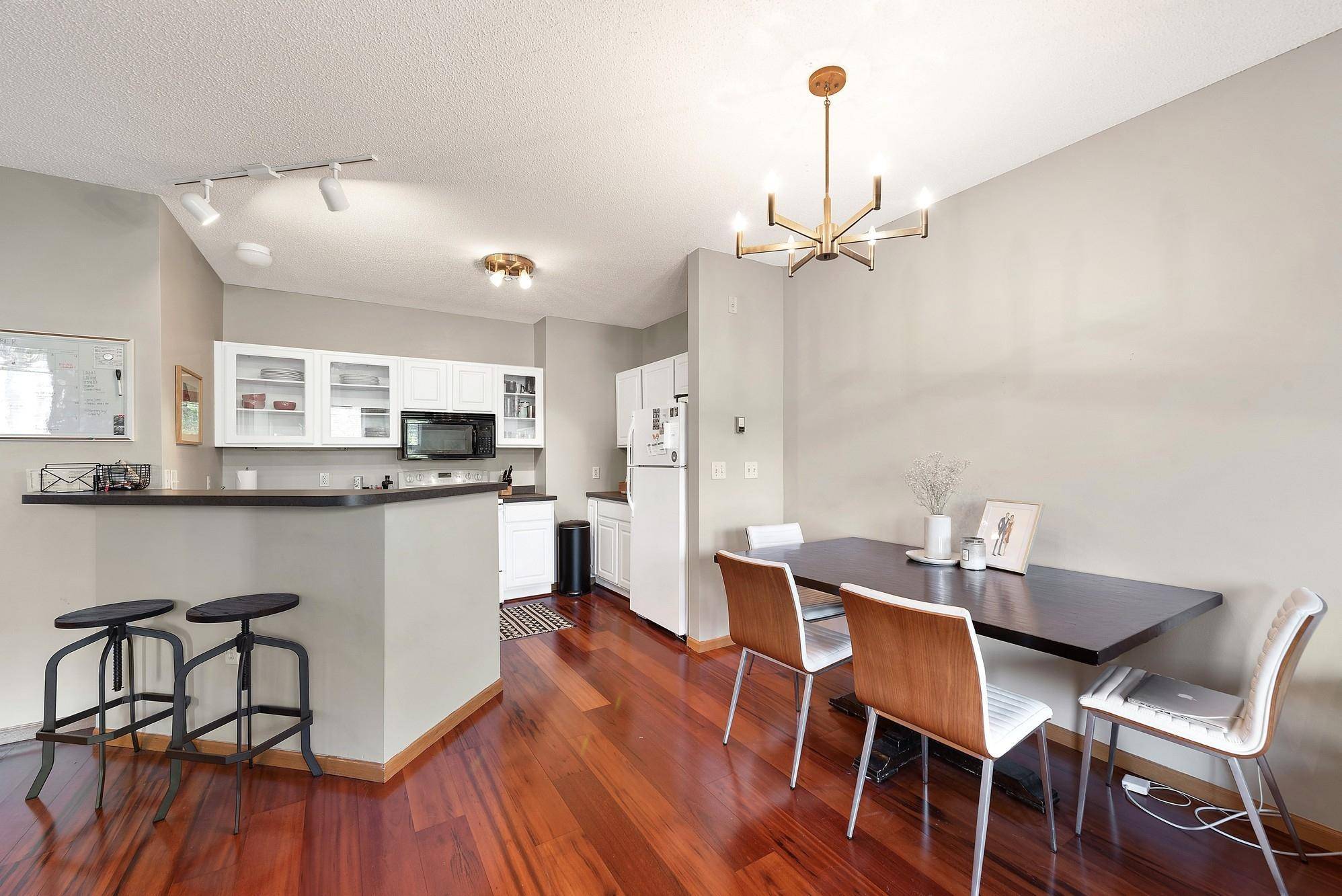 660 N 2nd ST #305, Minneapolis, MN 55401