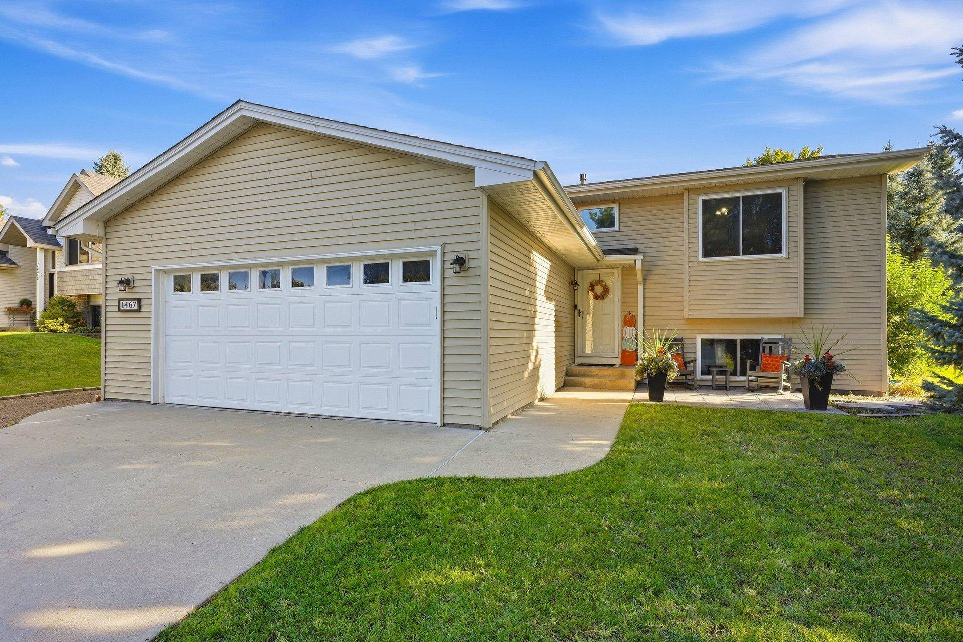 1467 Mallard PL, Waconia, MN 55387