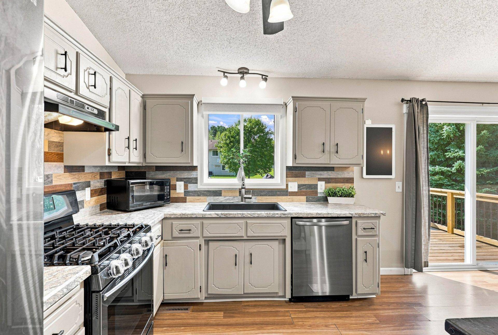 1467 Mallard PL, Waconia, MN 55387