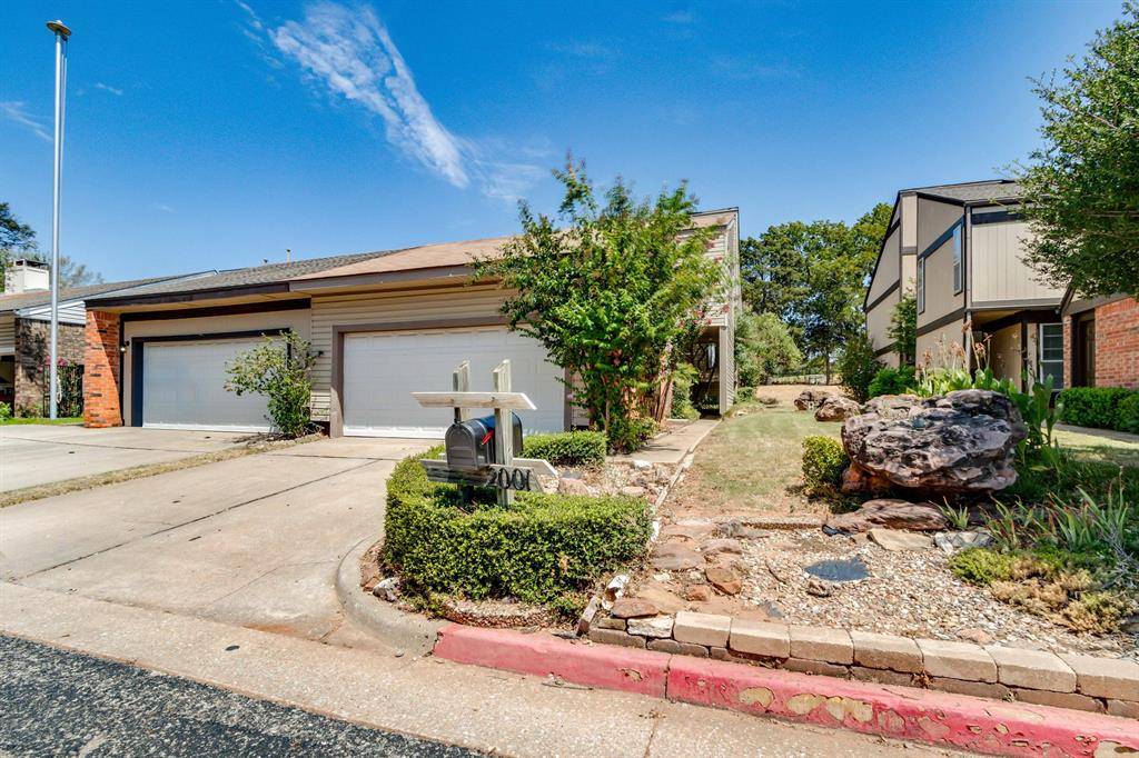 2001 Three Stars RD, Edmond, OK 73034
