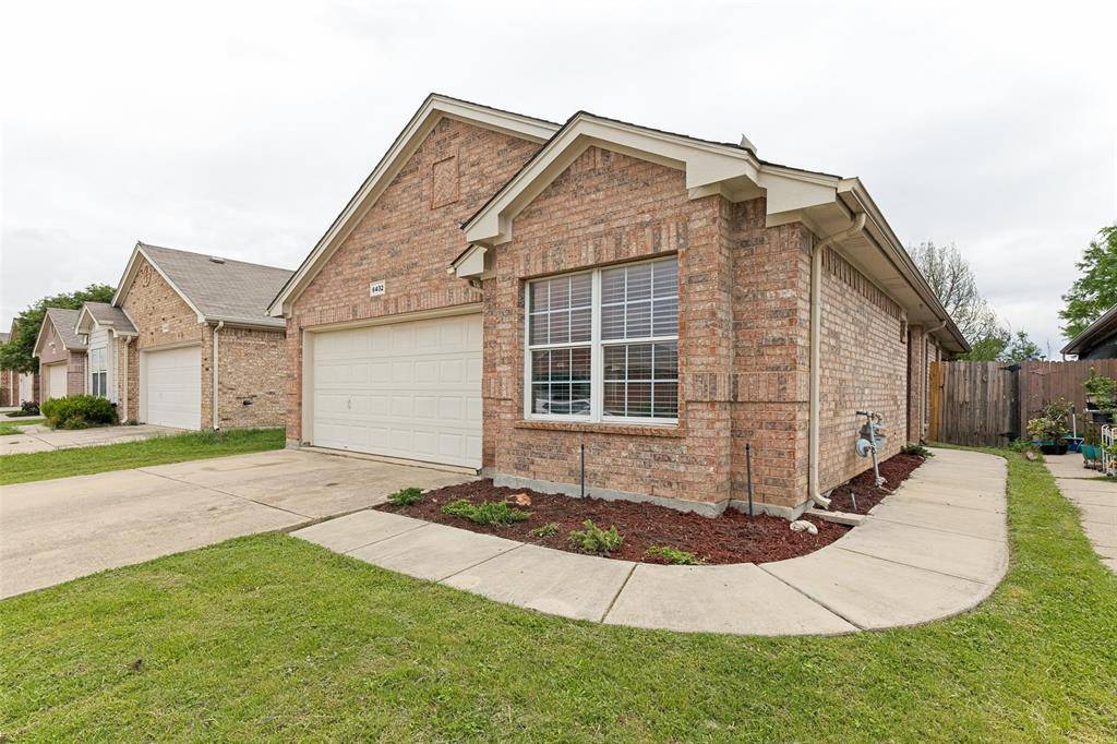 6432 Geneva Lane, Fort Worth, TX 76131
