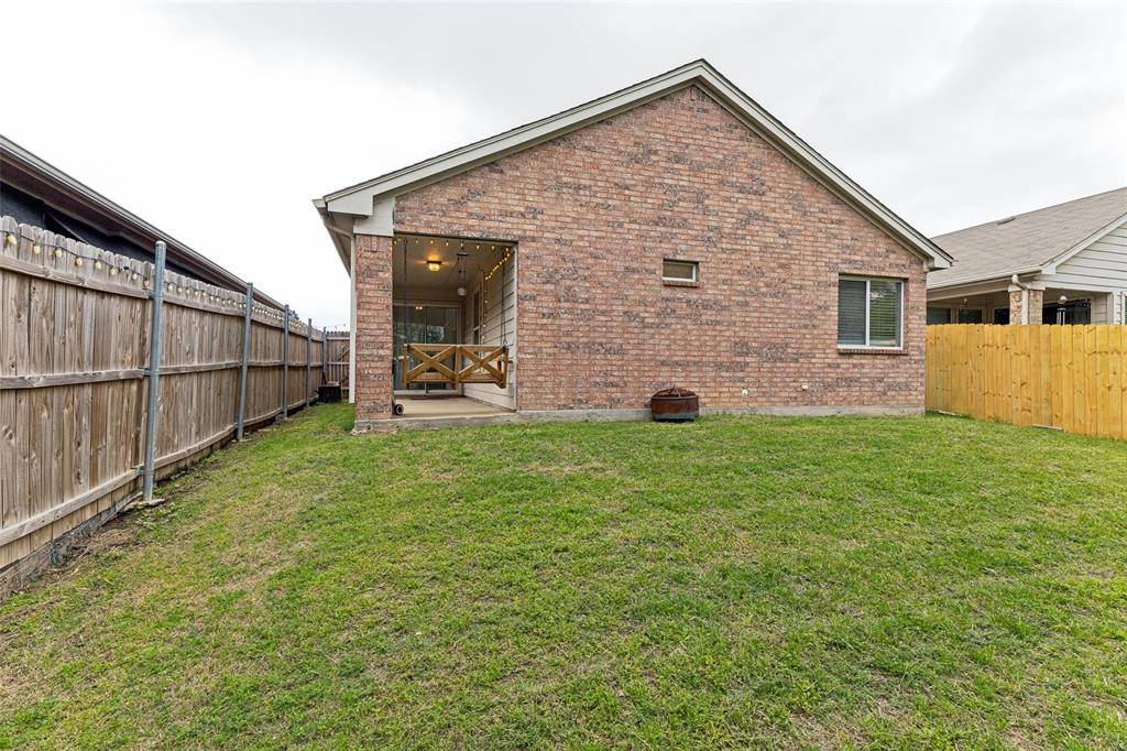 6432 Geneva Lane, Fort Worth, TX 76131