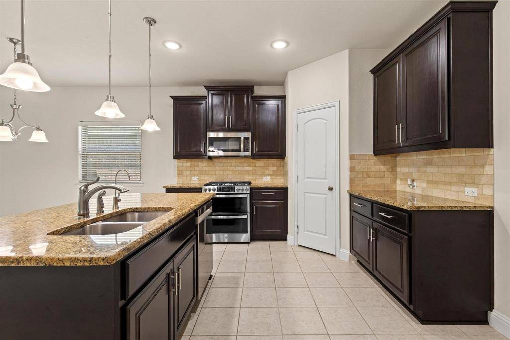 7822 Cottonwood Drive, Greenville, TX 75402